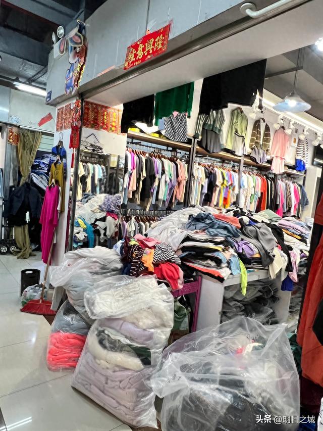 深圳宝藏级服装批发市场,9层楼,最低10元!——华海达服装服饰批发全攻略
